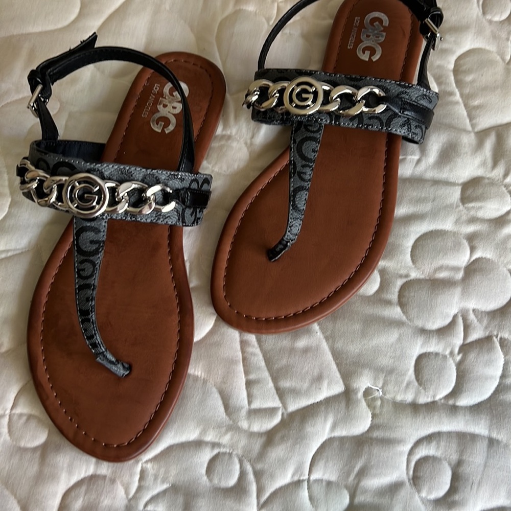 GBG LOS ANGELES. WOMENS SANDALS. SIZE 7.5